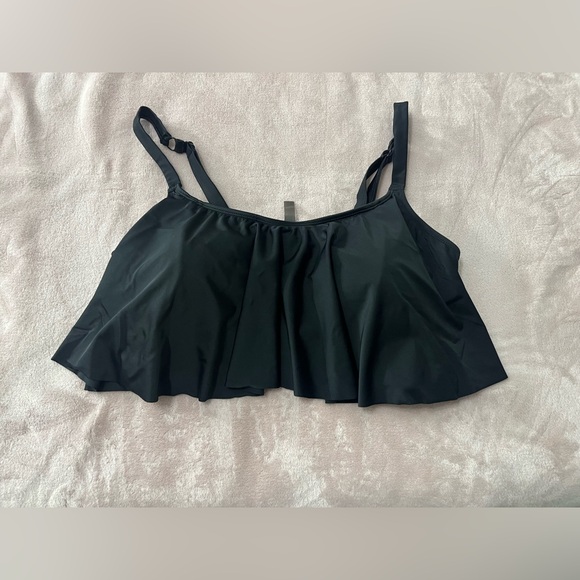 Torrid wireless straight flounce bikini top - Picture 1 of 9